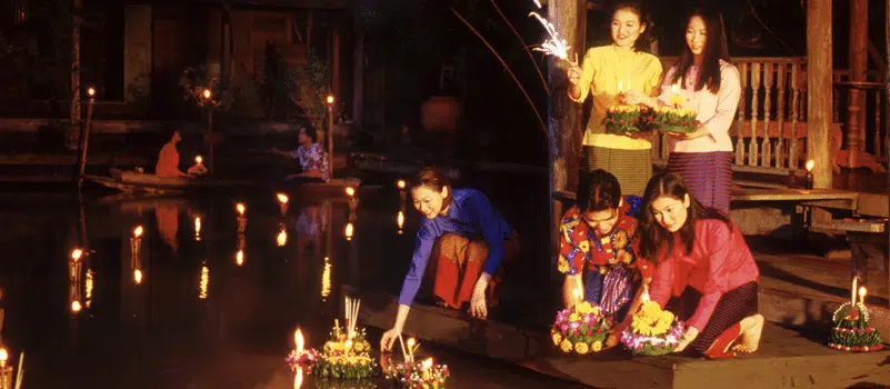 Thai Airways surprises travelers on Loy Krathong with lotuses, inspired by KLM Surprises